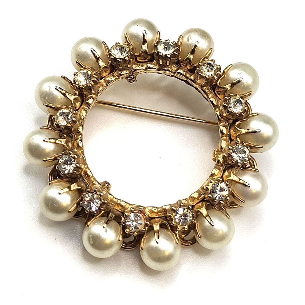 Vintage 50s Circular Simulated Pearl rhinestone Gold tone 1.5in